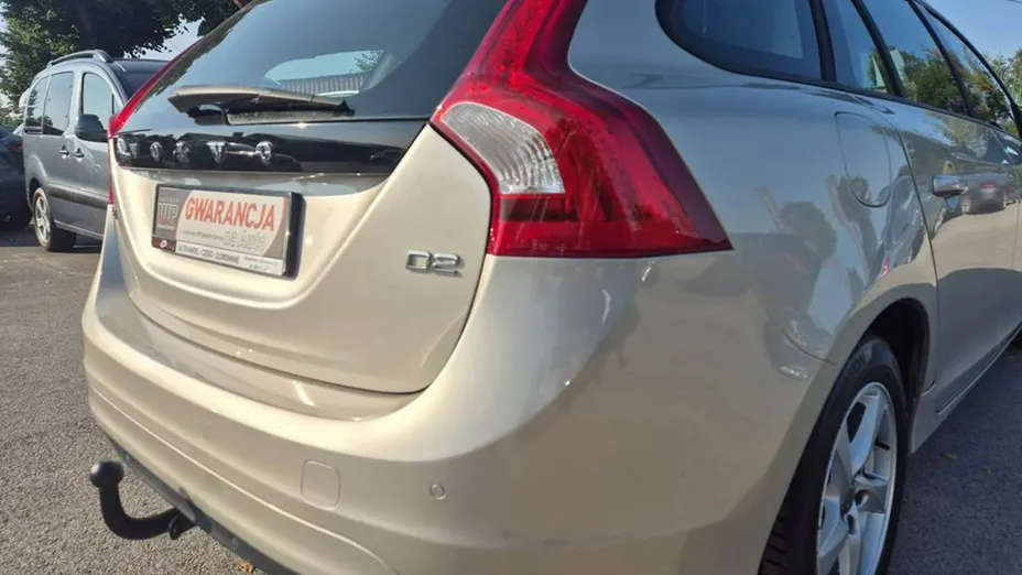 VOLVO V60 -
