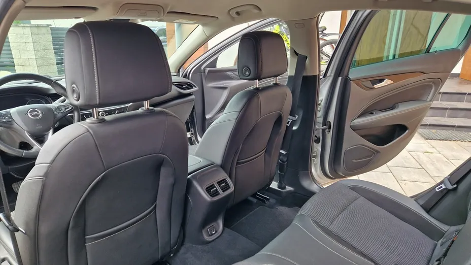 OPEL Insignia -