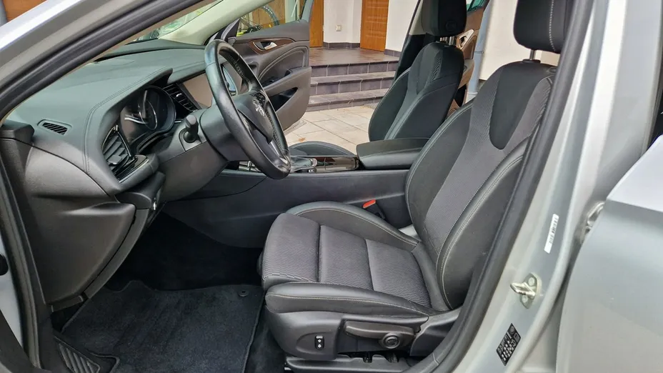 OPEL Insignia -