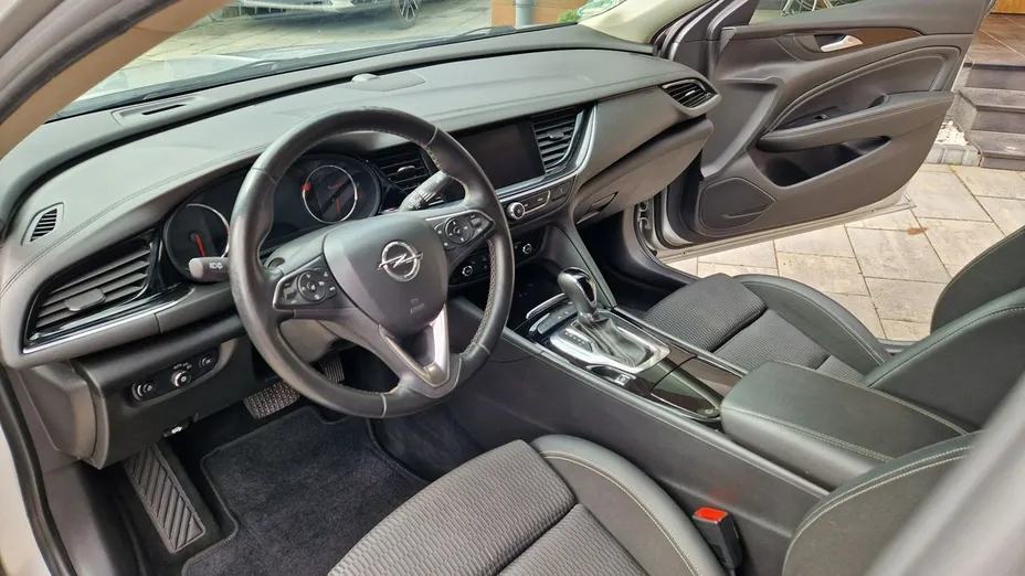 OPEL Insignia -