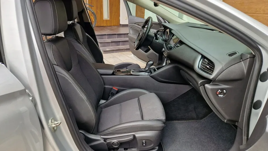 OPEL Insignia -