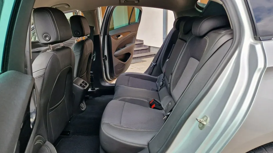 OPEL Insignia -