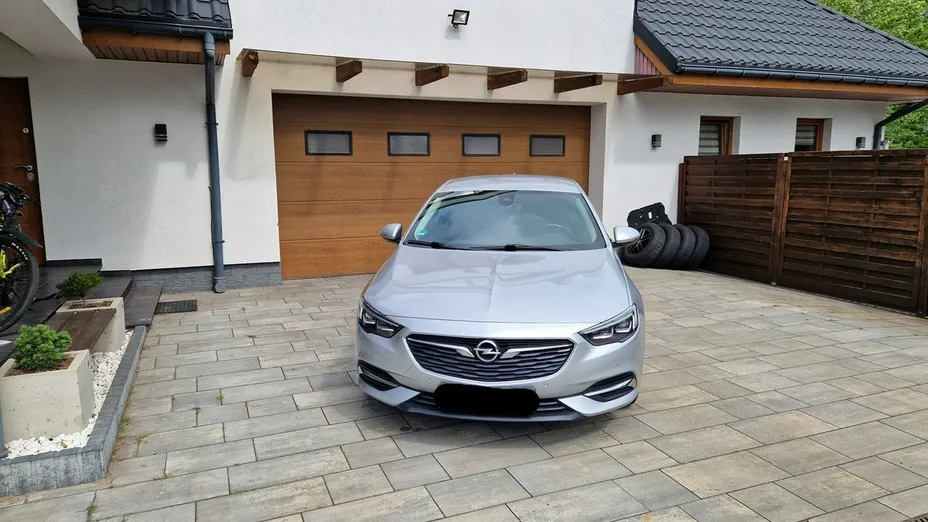 OPEL Insignia -