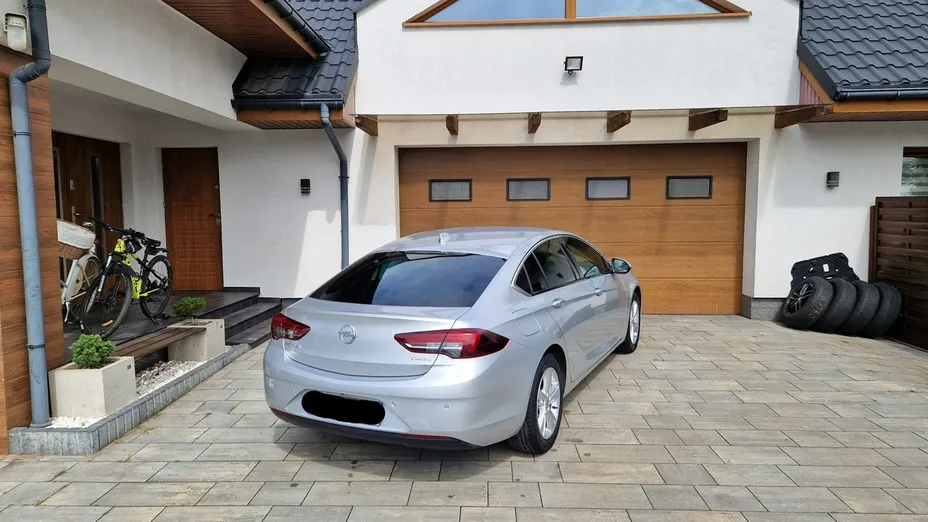 OPEL Insignia -