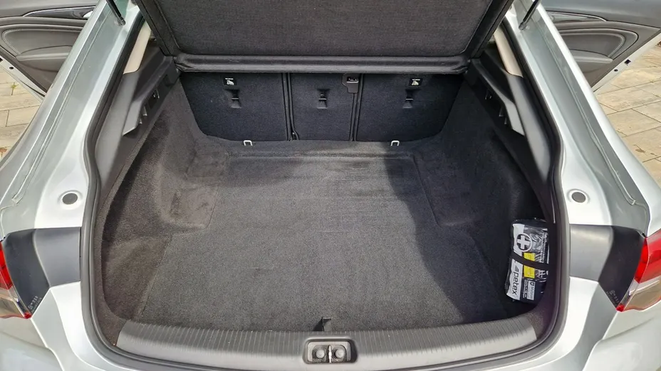 OPEL Insignia -