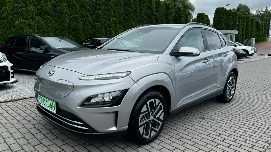 HYUNDAI Kona -