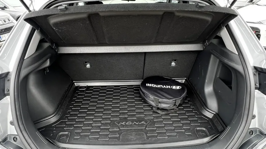 HYUNDAI Kona -