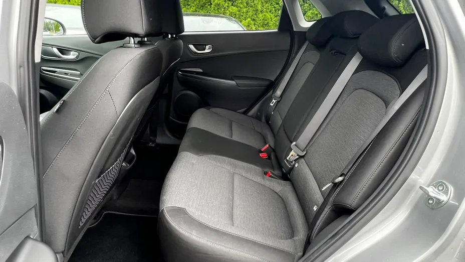 HYUNDAI Kona -