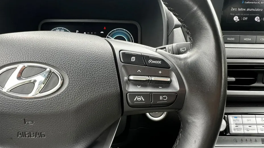 HYUNDAI Kona -