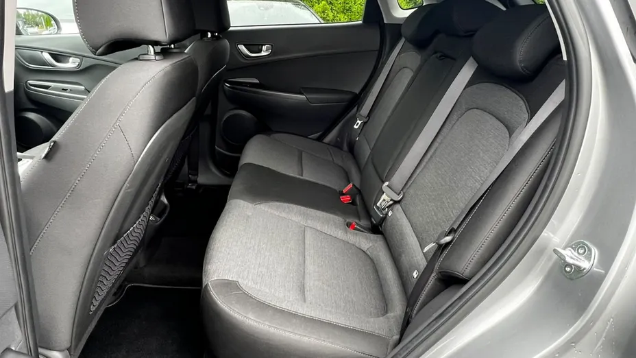 HYUNDAI Kona -