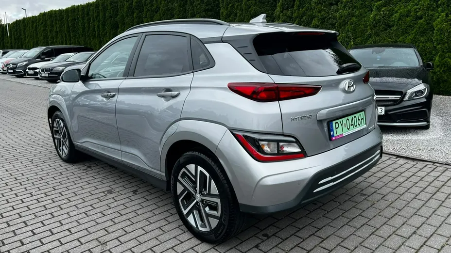 HYUNDAI Kona -