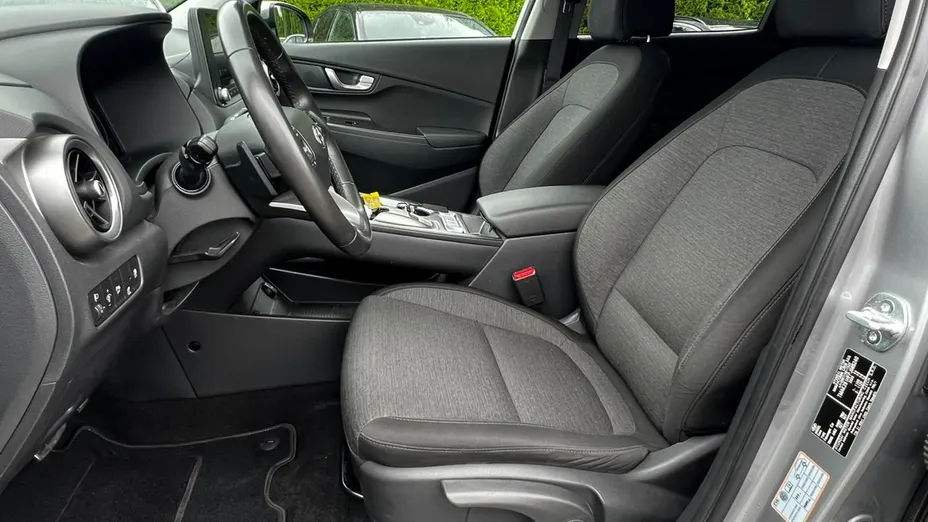 HYUNDAI Kona -