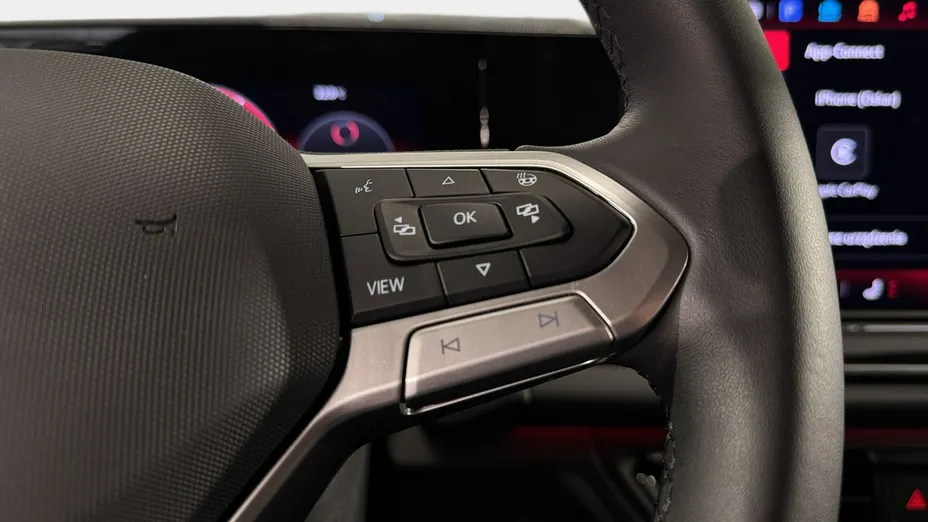 VOLKSWAGEN Tiguan -