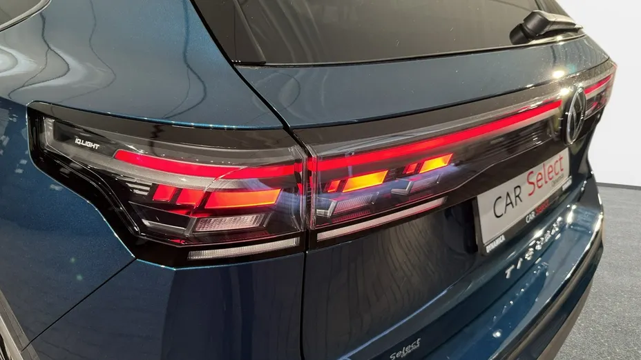 VOLKSWAGEN Tiguan -