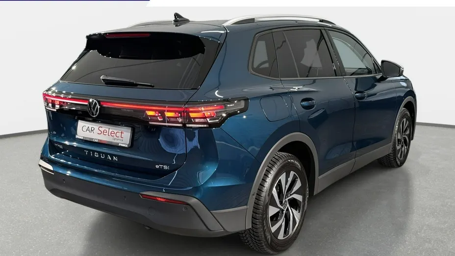 VOLKSWAGEN Tiguan -