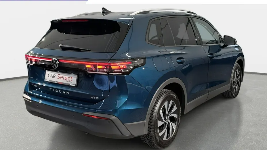 VOLKSWAGEN Tiguan -