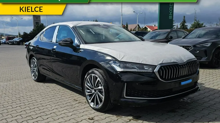 SKODA Superb -