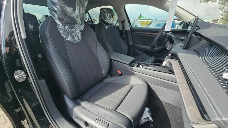 SKODA Superb -