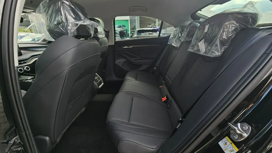 SKODA Superb -
