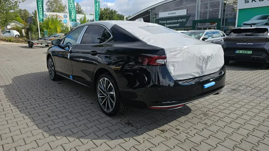 SKODA Superb -