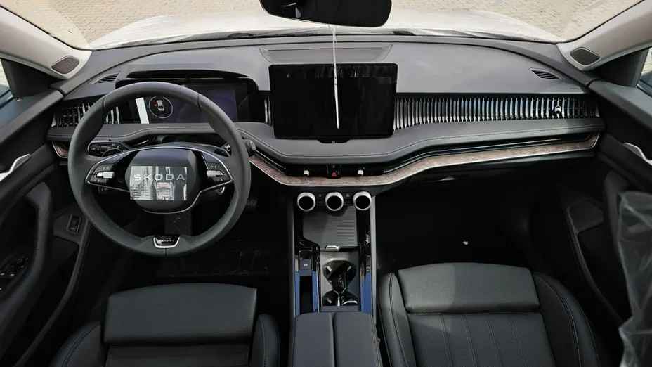 SKODA Superb -