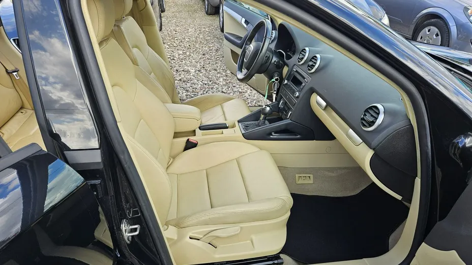 AUDI A3 -