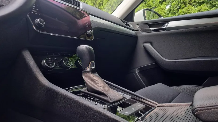 SKODA Superb -