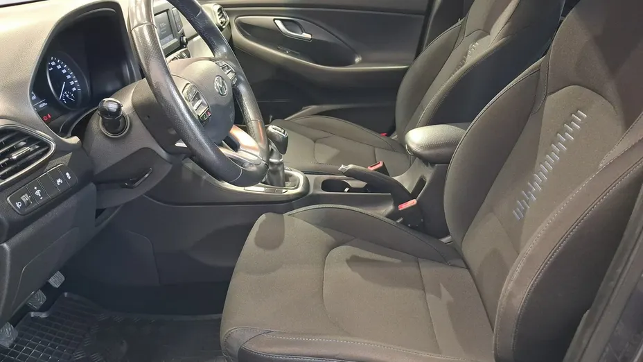 HYUNDAI i30 -