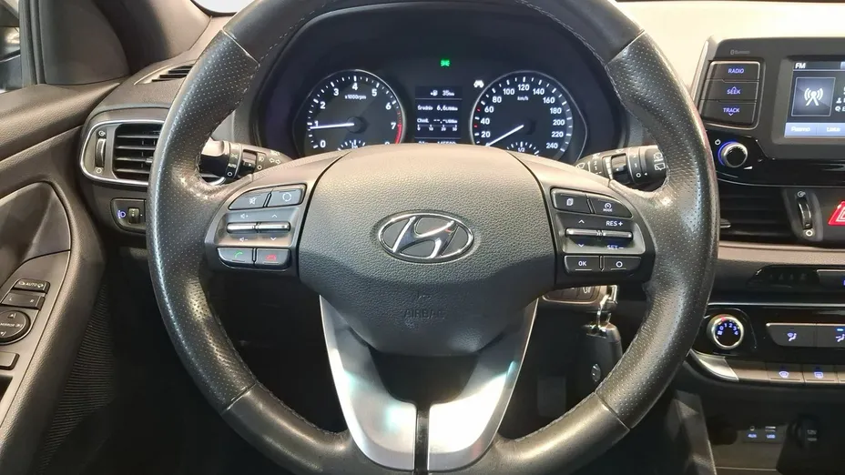 HYUNDAI i30 -
