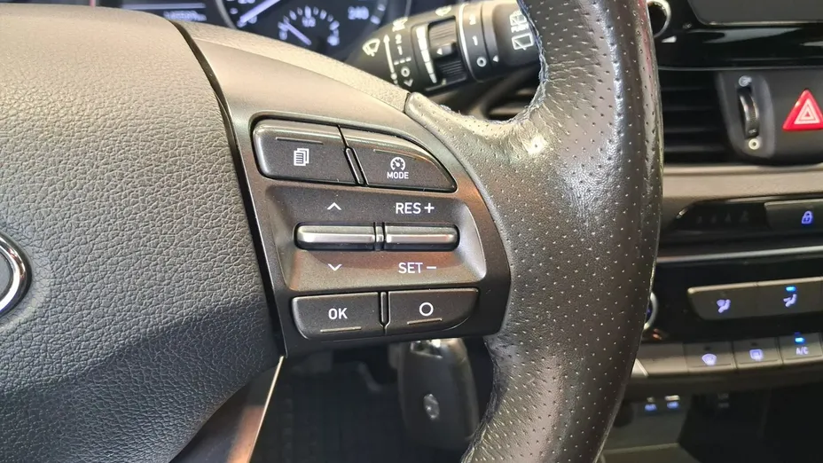HYUNDAI i30 -