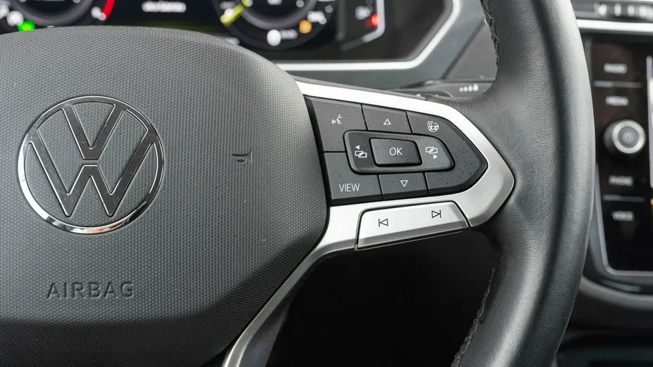 VOLKSWAGEN Tiguan -