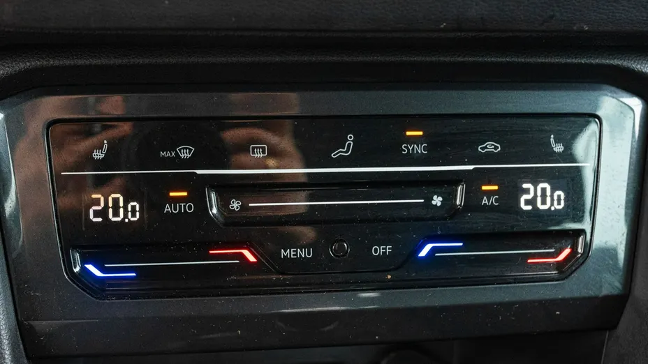 VOLKSWAGEN Tiguan -