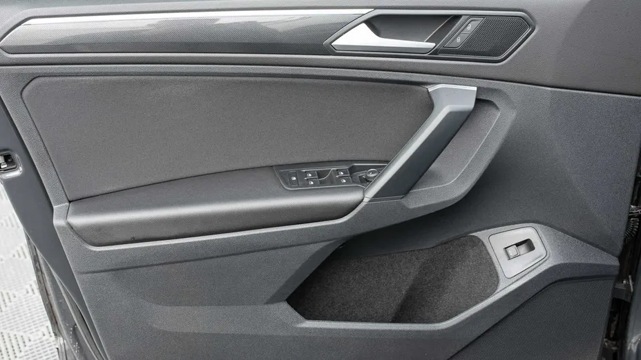 VOLKSWAGEN Tiguan -