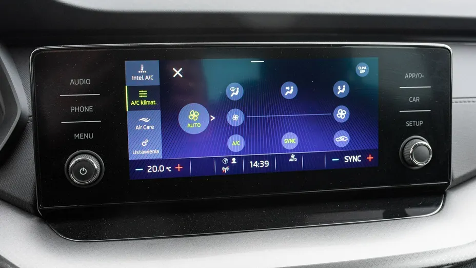 SKODA Octavia -