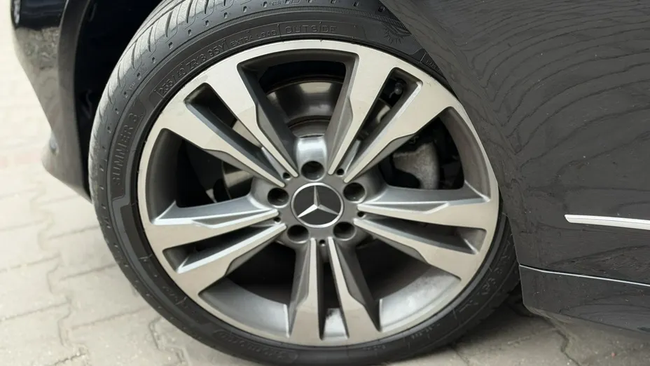 MERCEDES-BENZ E Klasa -