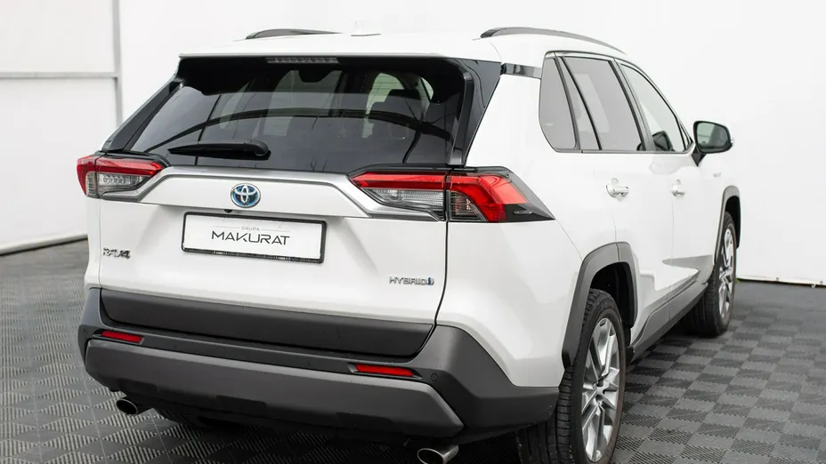 TOYOTA RAV4 -