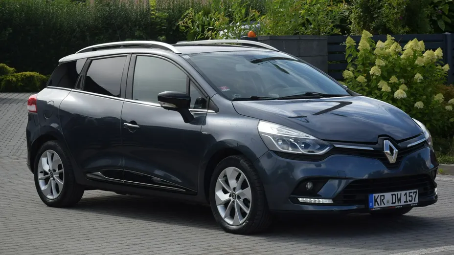 RENAULT Clio -