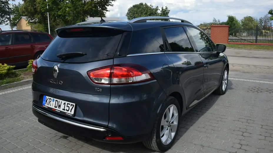 RENAULT Clio -