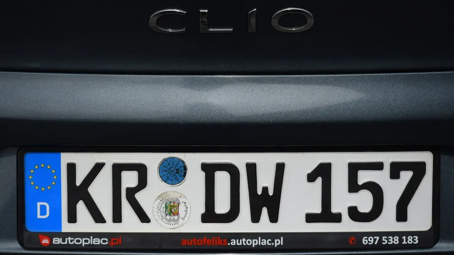 RENAULT Clio -