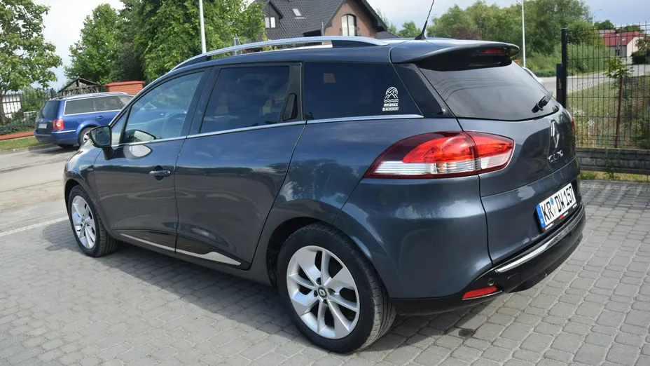 RENAULT Clio -