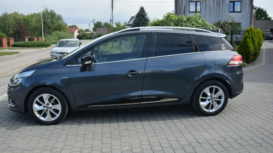 RENAULT Clio -