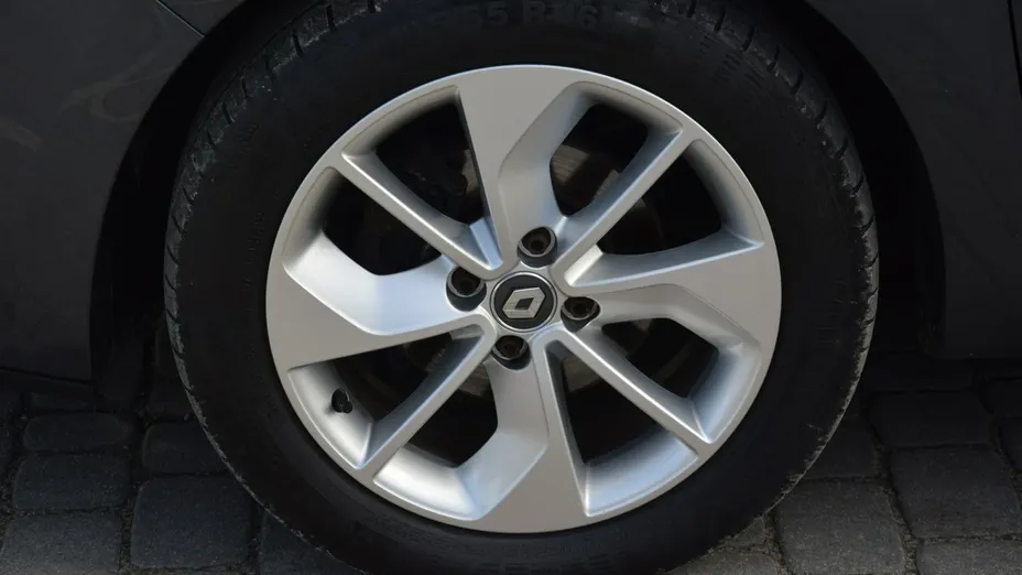 RENAULT Clio -