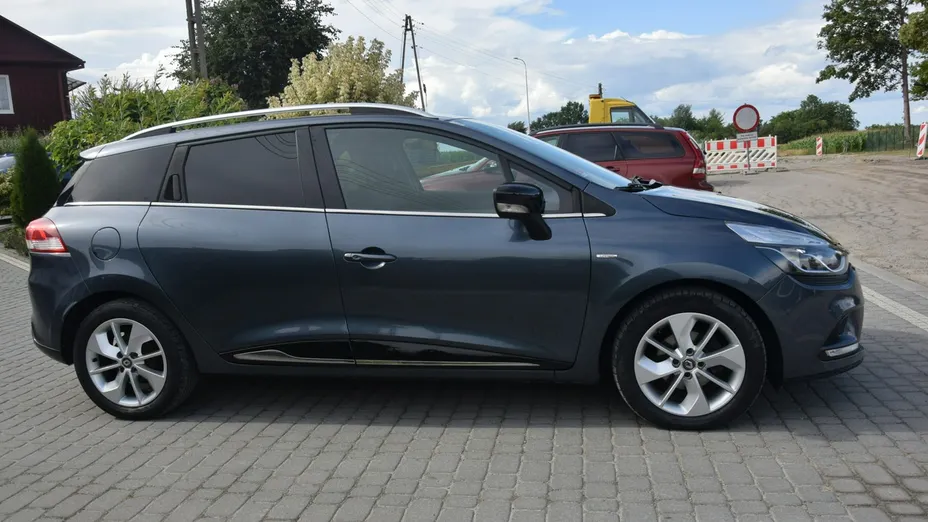 RENAULT Clio -
