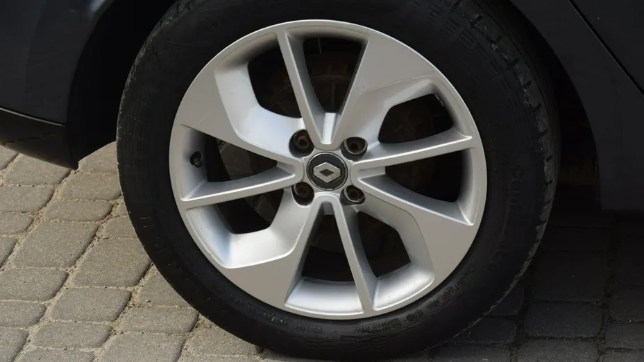 RENAULT Clio -