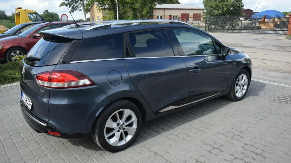 RENAULT Clio -