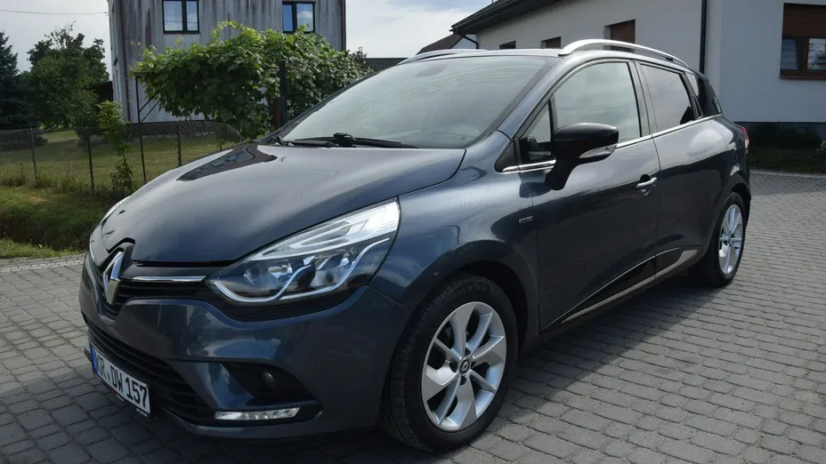 RENAULT Clio -