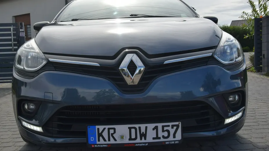 RENAULT Clio -