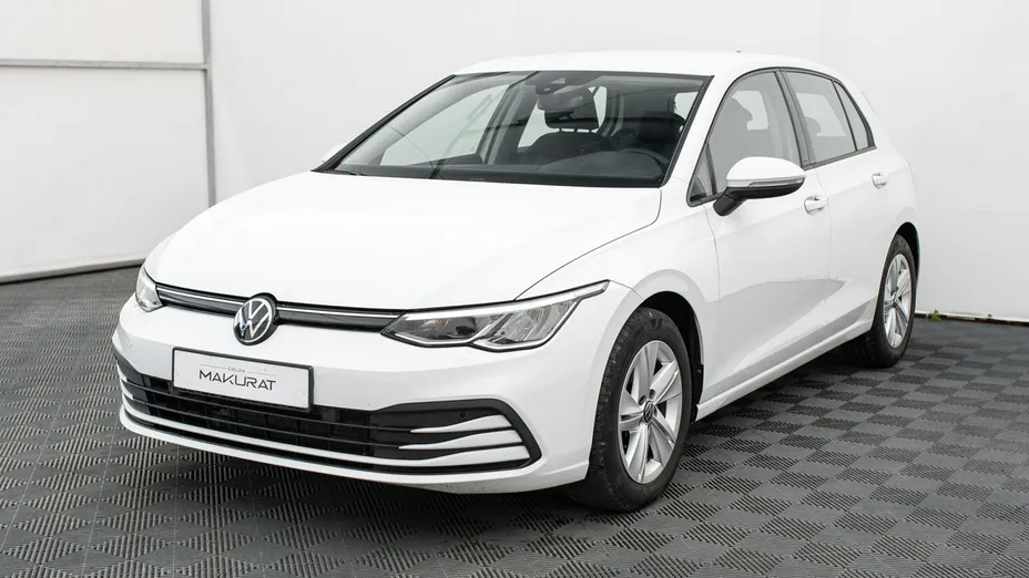 VOLKSWAGEN Golf -