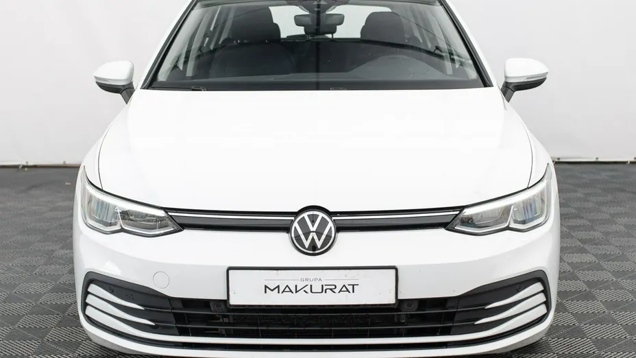 VOLKSWAGEN Golf -