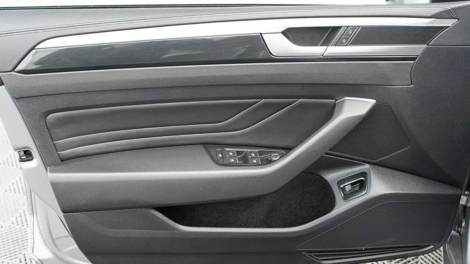 VOLKSWAGEN Arteon -